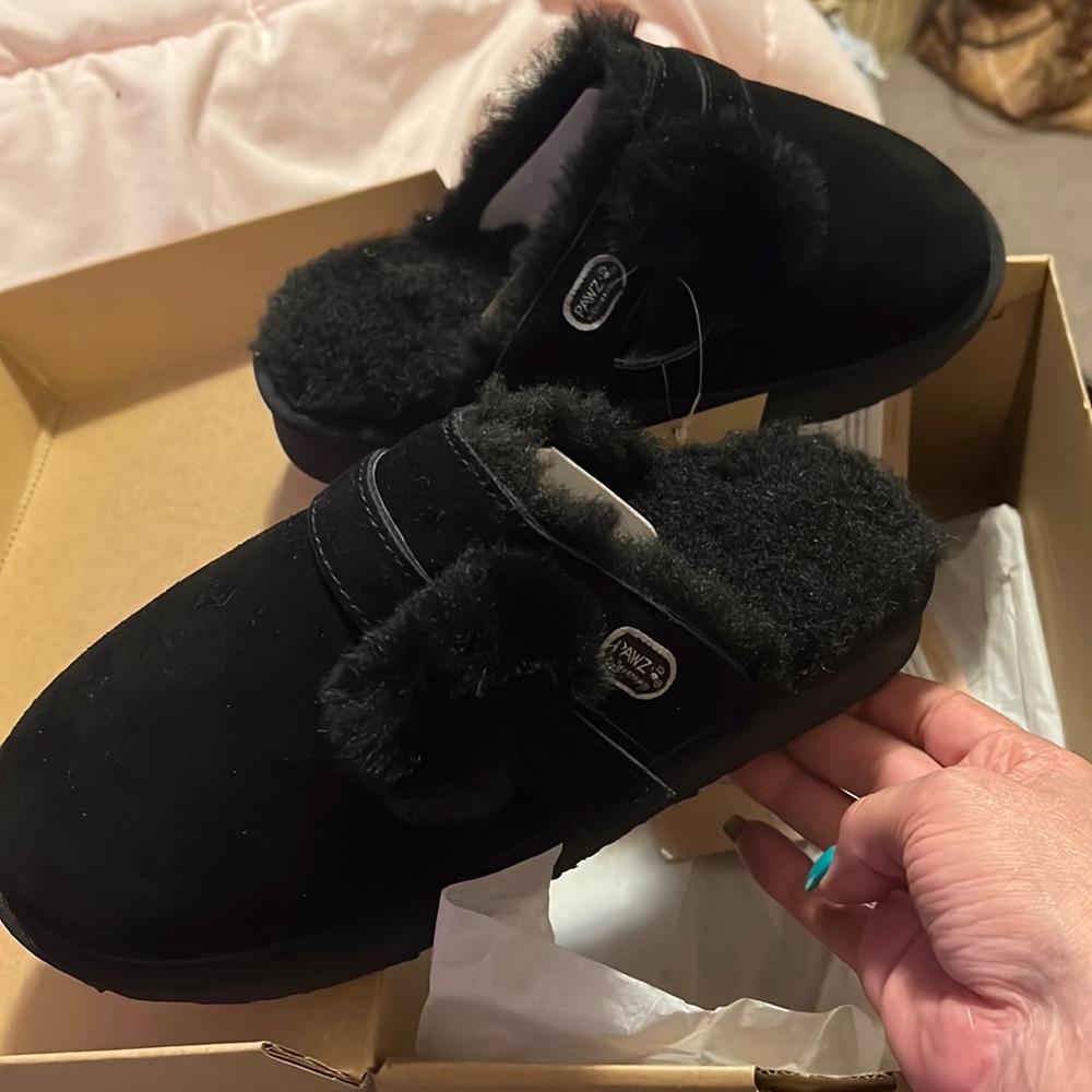 BearPaw womens slippers Size 8 NWT in Box